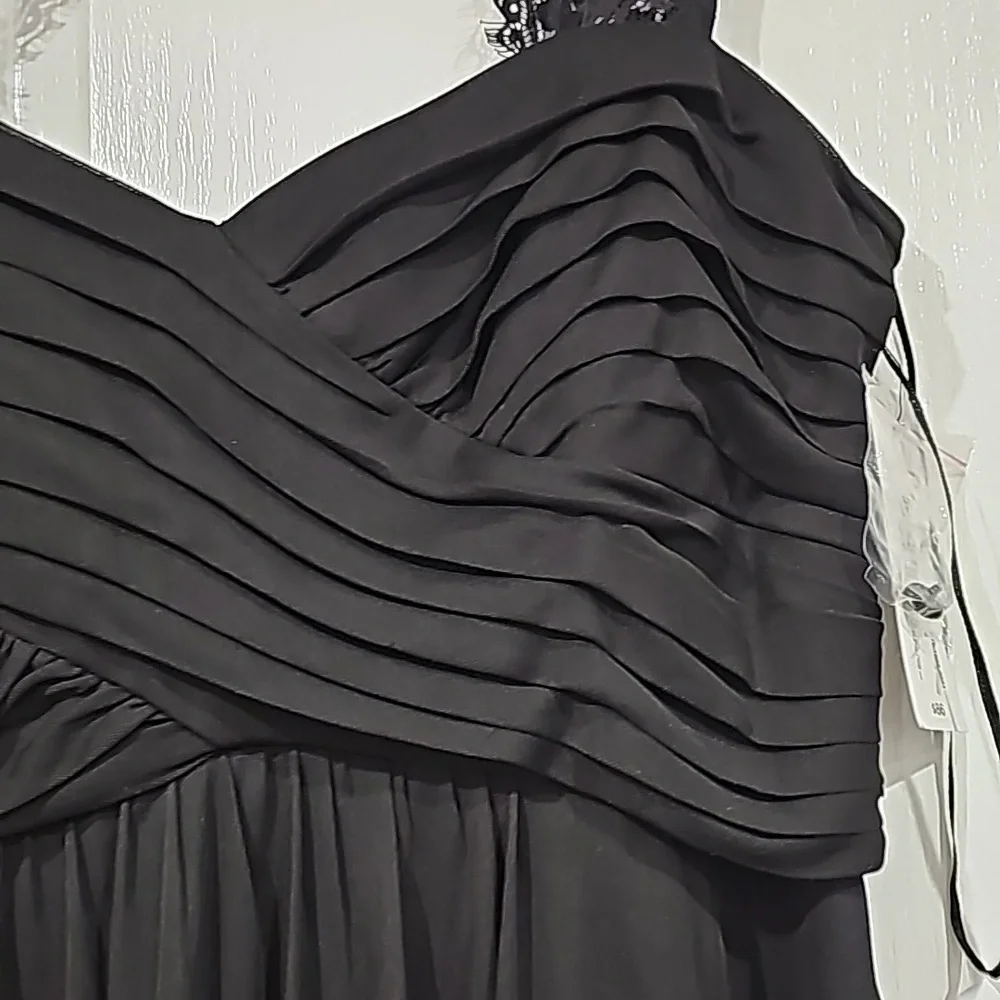NWT Long black gown with lace top - Picture 5 of 11